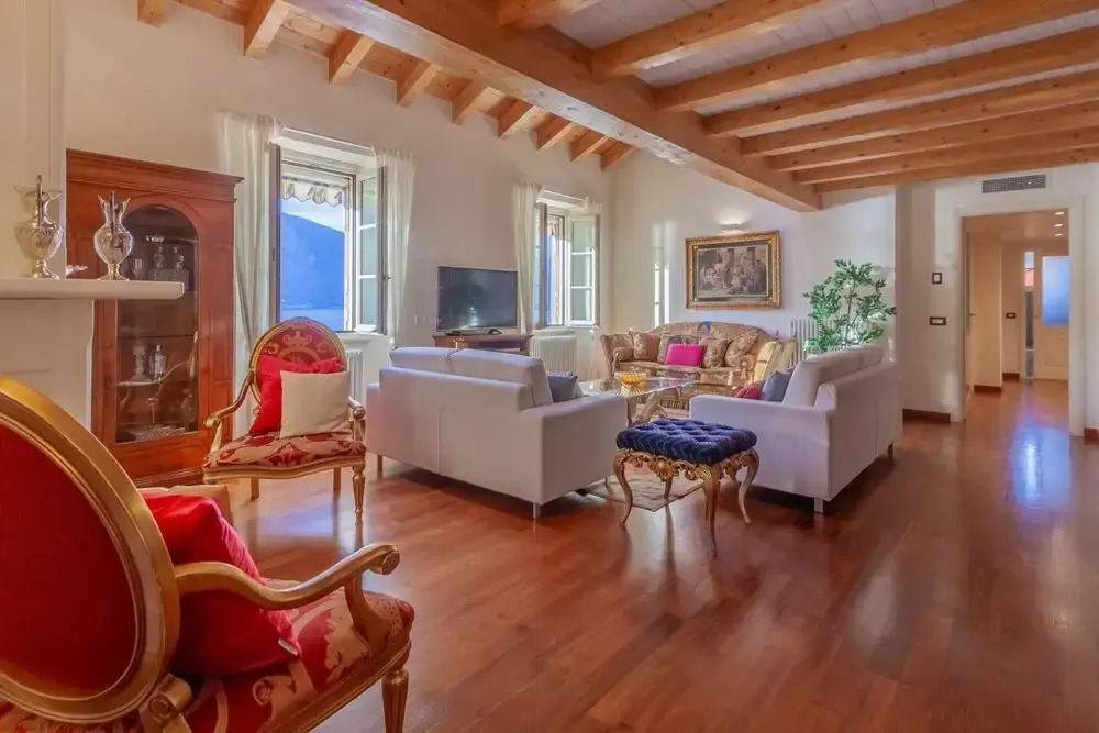 Easy Welcome Aglaia Luxury Lake View Apartment