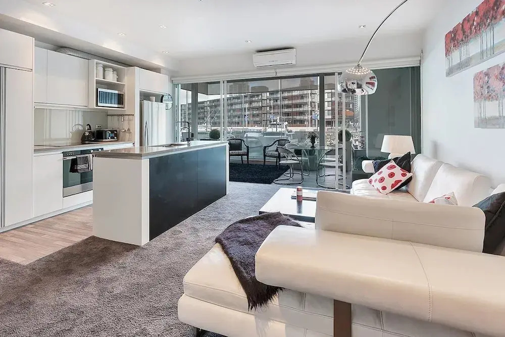 QV Modern Light filled Apartment - 751