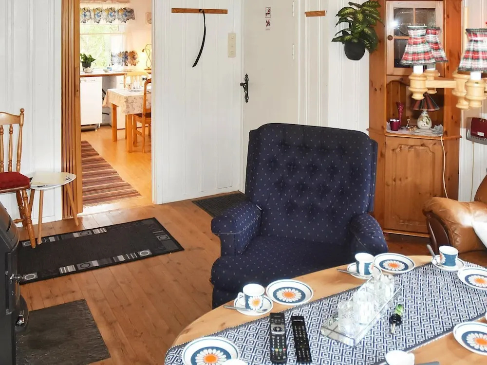 6 Person Holiday Home in Sæbø