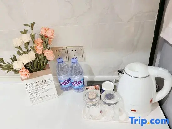 Shiguang Lanyu Movie Apartment (Zhangjiagang Meilin Plaza)