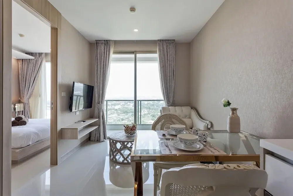 Grande Carribean apartments Jomtien beach Pool view Sea View