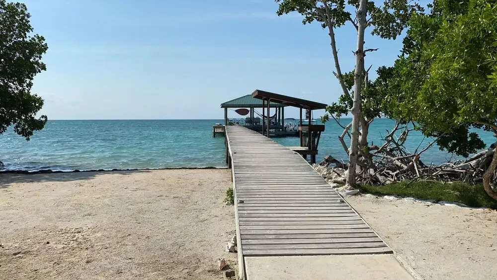 Therapy Cabins - Belize Island Experience