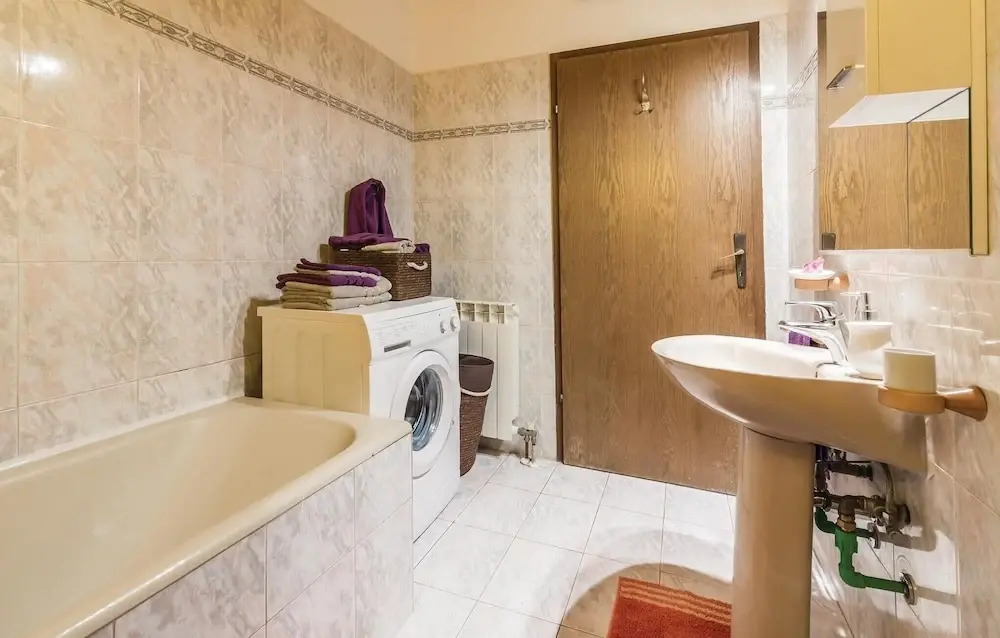 Beautiful Home in Pula With Wifi and 2 Bedrooms