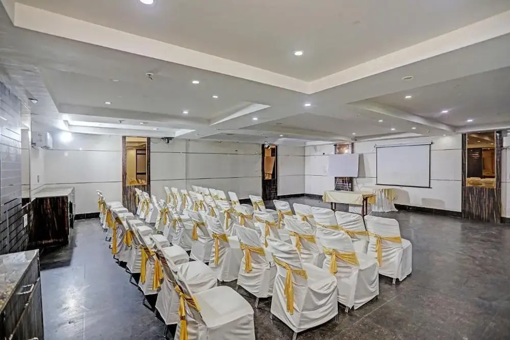 1 BR Guest house in Karol Bagh, New Delhi (6D89), by GuestHouser