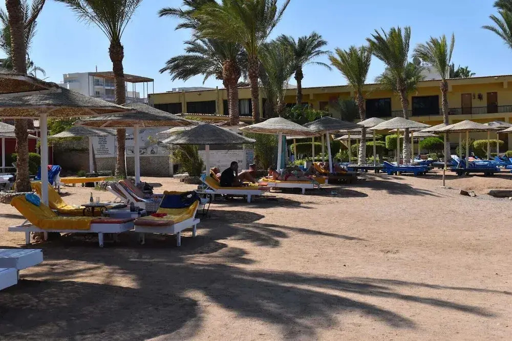 Geisum beach hotel