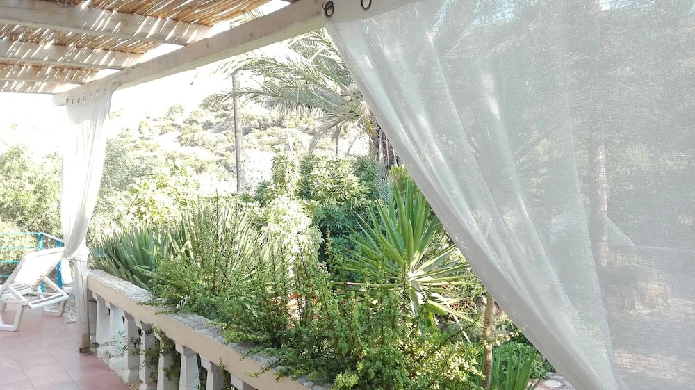 Luxury Cozy Villa With Garden Near The Sea