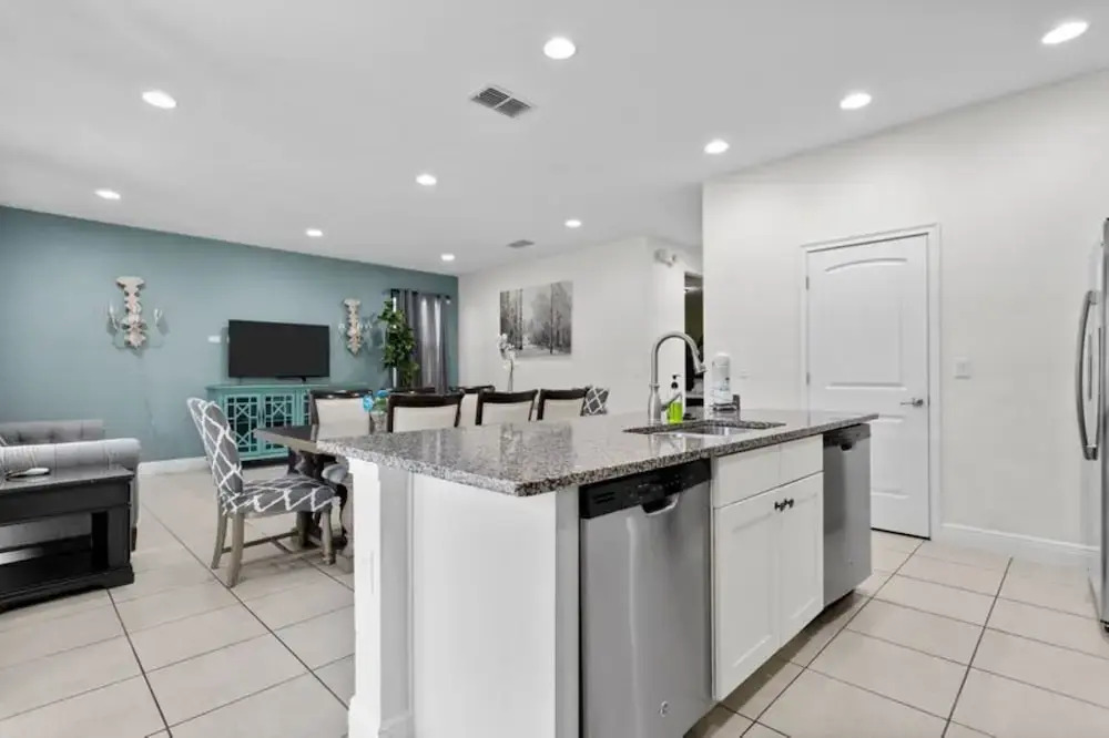 320-6-pc-pet Friendly 6 Bedroom Home With Game Room