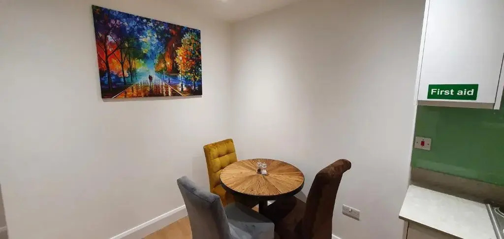 Garland Stylish Apartment 2 In Greater London