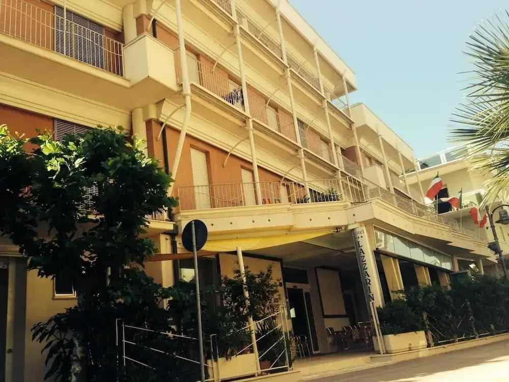 Hotel Lazzarini