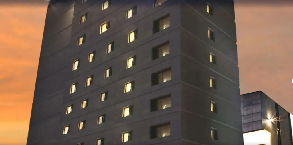 Lion Hotel