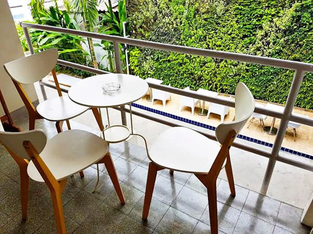 Dinsomon Hotel