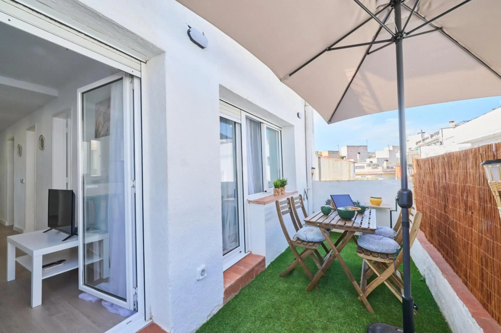 Lovely 2 bedroom apartment with terrace