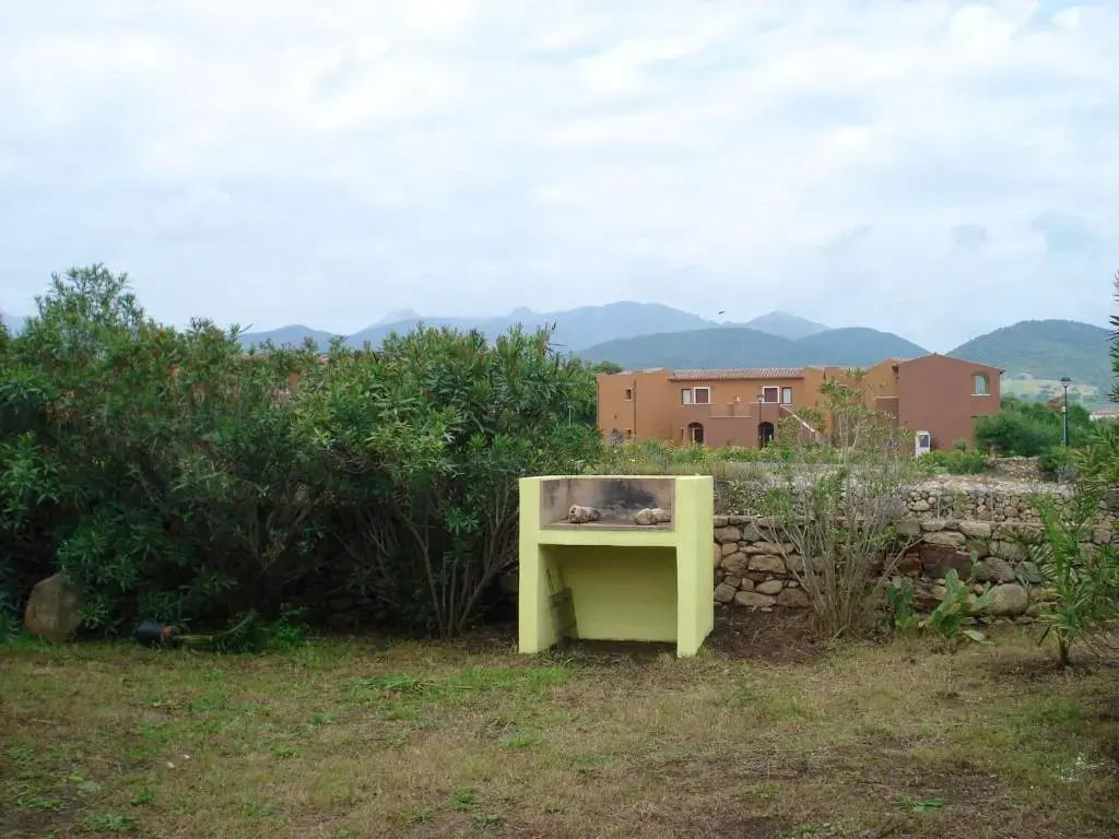 House with 2 Bedrooms in San Teodoro, with Wonderful Sea View And Enclosed Garden - 800 M From the Beach