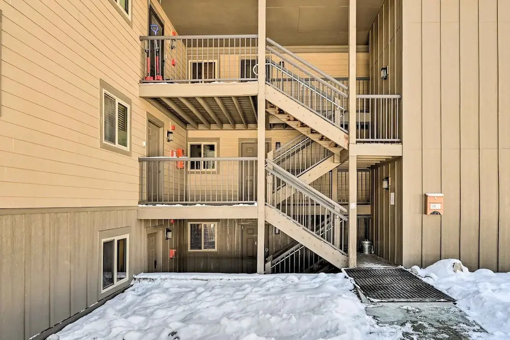 Hike + Relax Poolside! Unit 3 Mi to Dtwn Steamboat