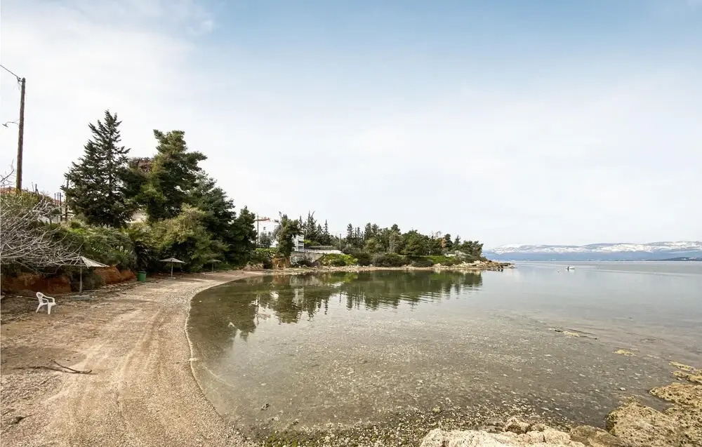 Beautiful Apartment in Chalkida With Wifi and 2 Bedrooms