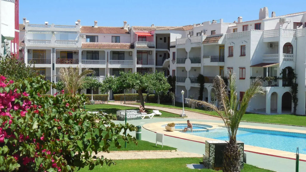 Apartamentos Habitat - Playa Romana 3000