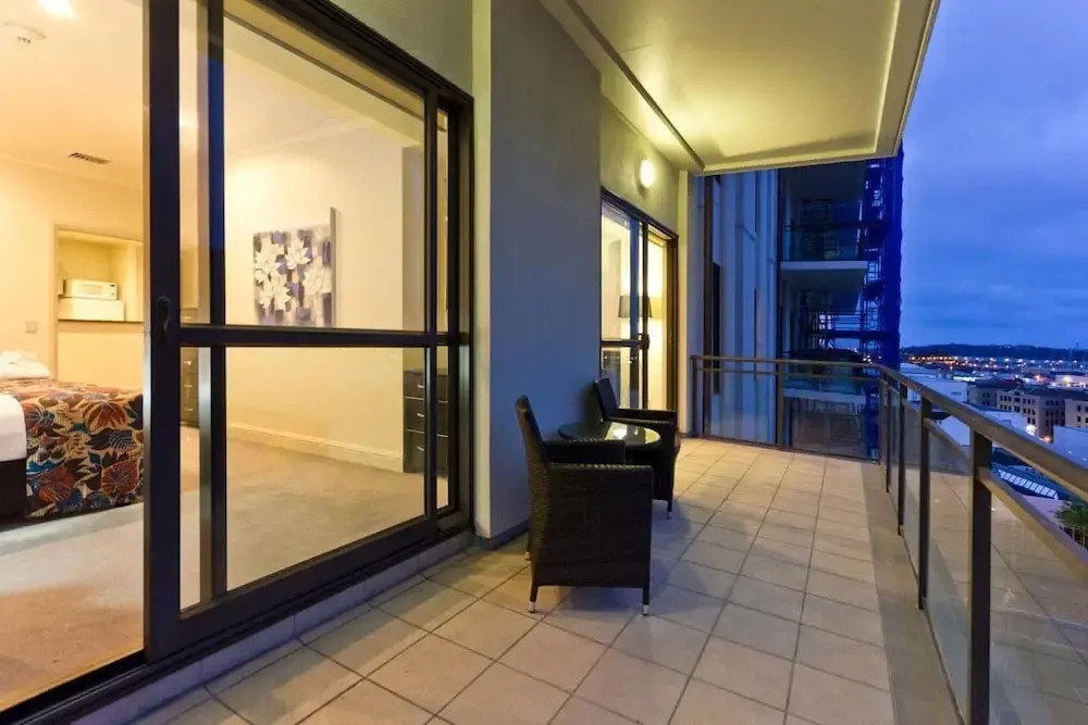 QV Air-conditioned Apartment with Carpark