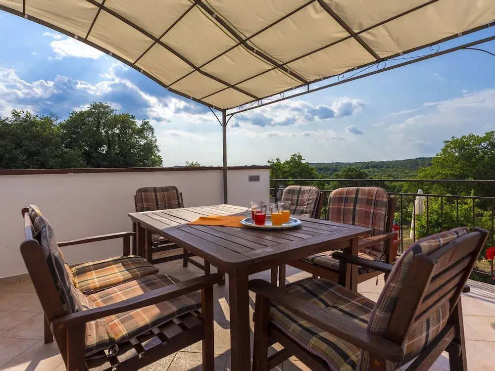 Villa in Kujici Near Beach With Pool