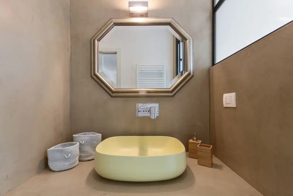 GuestHost - Inner City Apartments