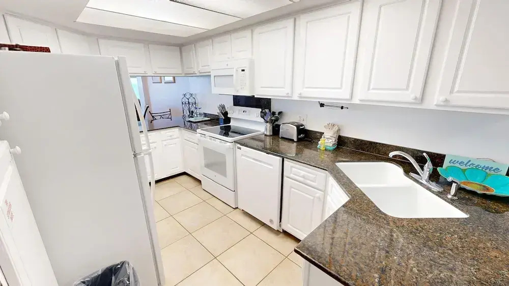 Inlet Reef 502 2 Bedroom Condo by RedAwning
