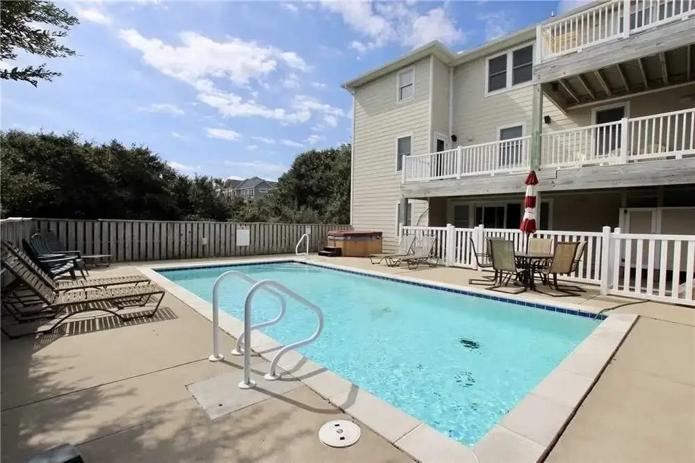 1305 Sea Biscuit 4 Min Walk to Beach