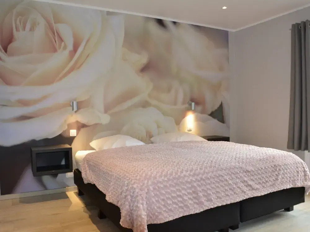 Exquisite Holiday Home in Manhay with Sauna