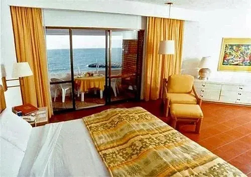 Faro Mazatlan Beach Resort