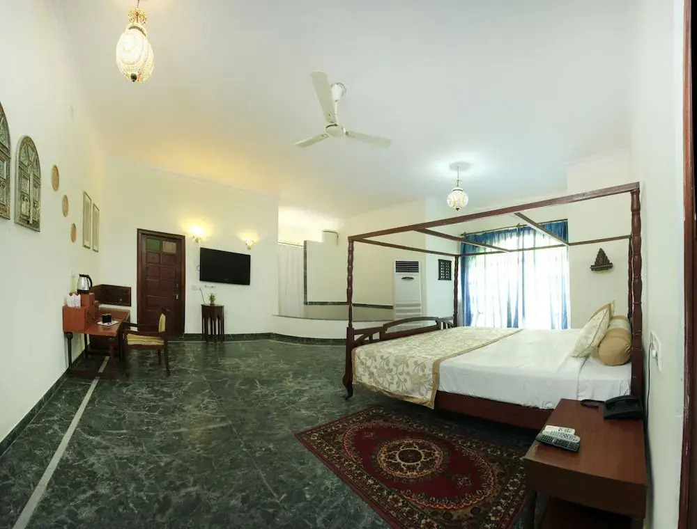 Sara Vilas Hotel