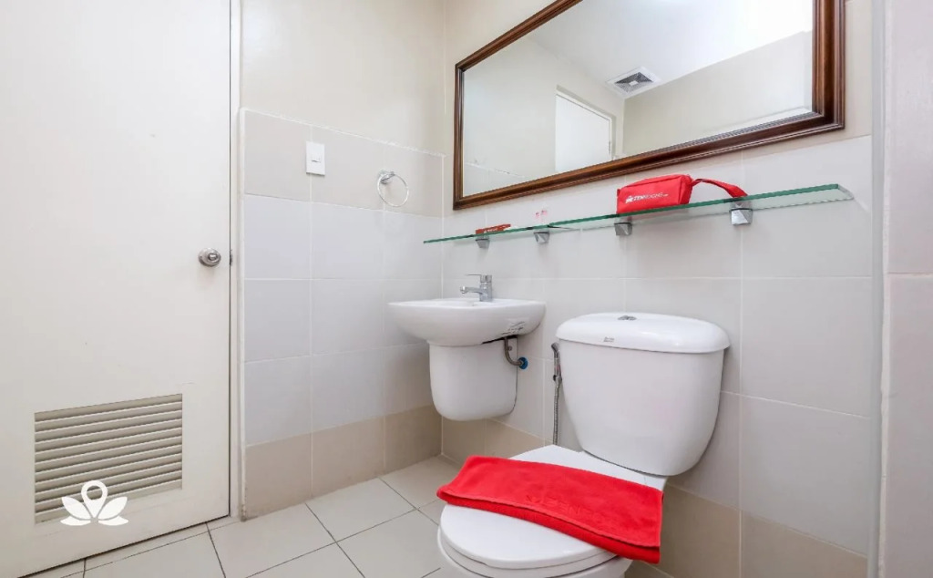 RedDoorz @ Melbourne Suites Makati