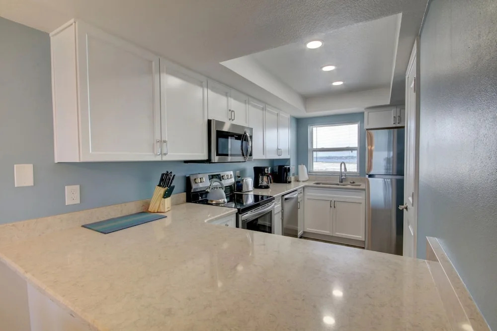 457 El Matador 2 Bedroom Condo by RedAwning