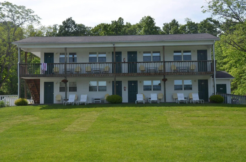 Lake View Motel