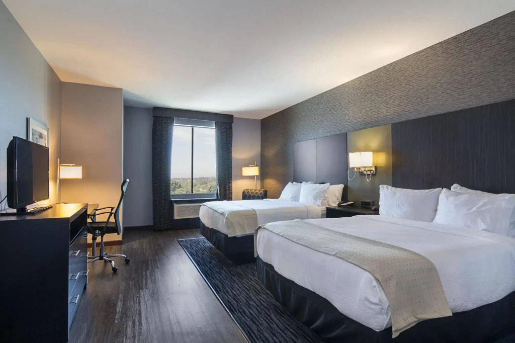 Holiday Inn & Suites Silicon Valley - Milpitas by IHG