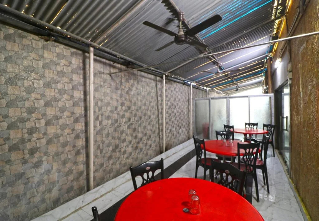 Collection O 5043 Ratnakar Days' Inn