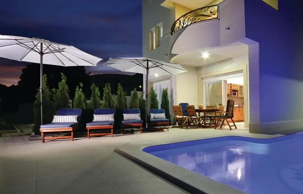 Beautiful Home In Veliko Brdo