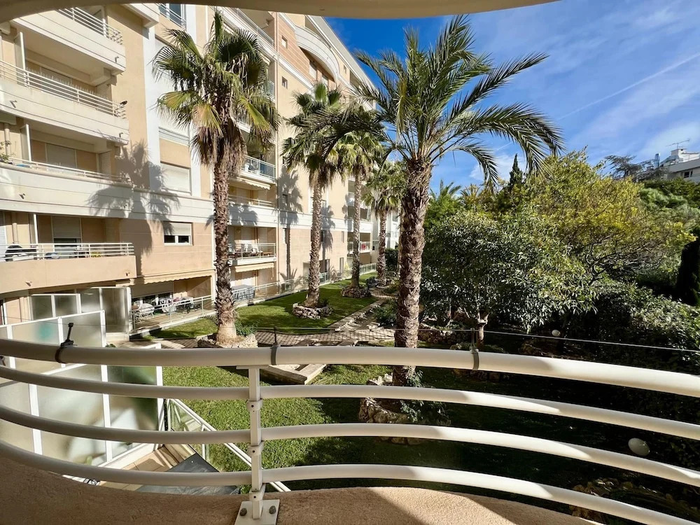 3 pi ces Terrasse et Parking A2b237