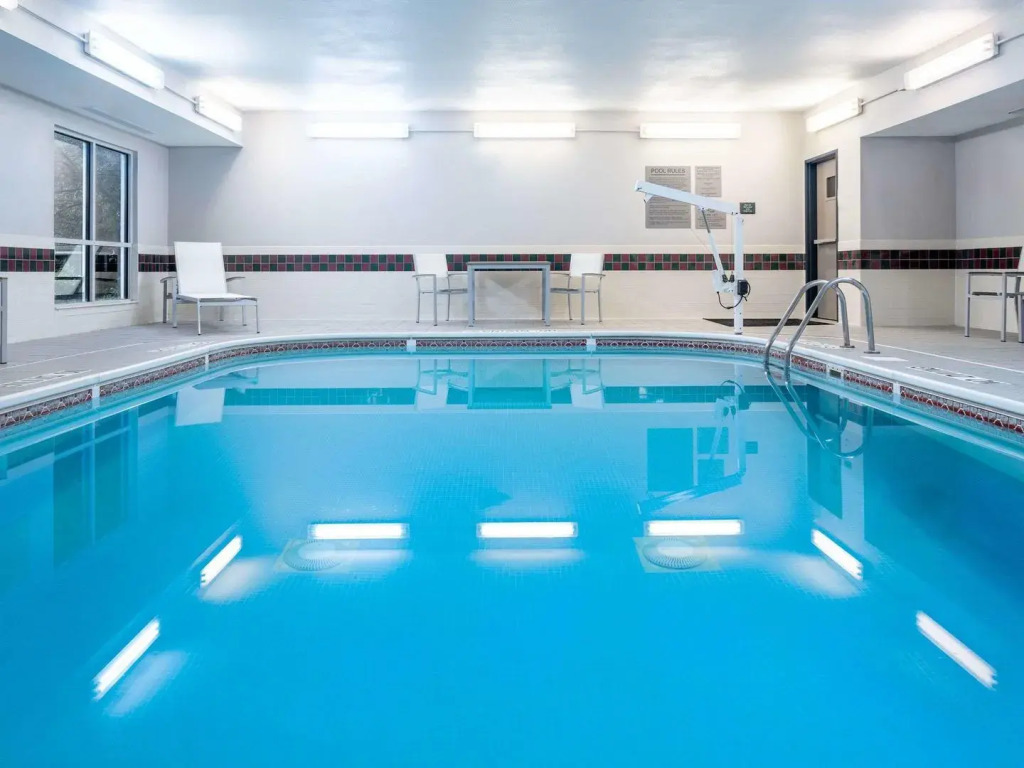 Country Inn & Suites by Radisson, Maumee - Toledo