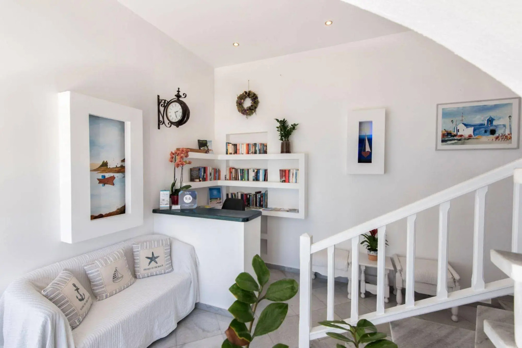 Blue Waves Suites & Apartments - To Kyma