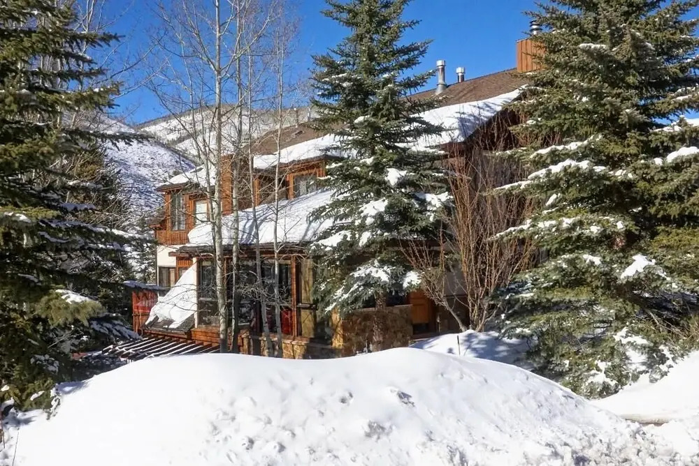 2095 Vermont Rd W Plus - 6 Br Home