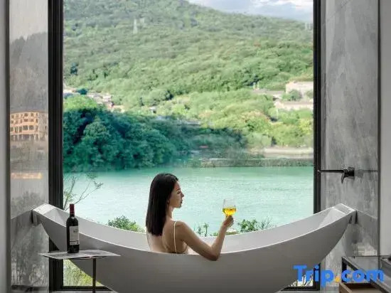 Dongjiang Lake Xinbo Harajuku Homestay