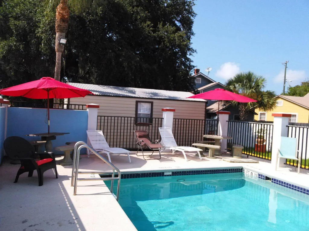 Merida Inn & Suites