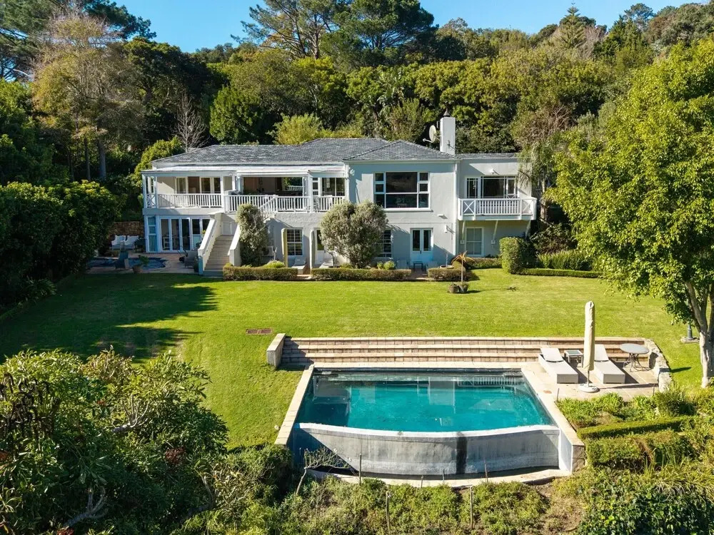 Unique Villa With Pool and Tennis Court