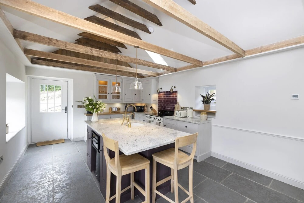 JOIVY Exceptional Cottage W/ Stunning Country Views
