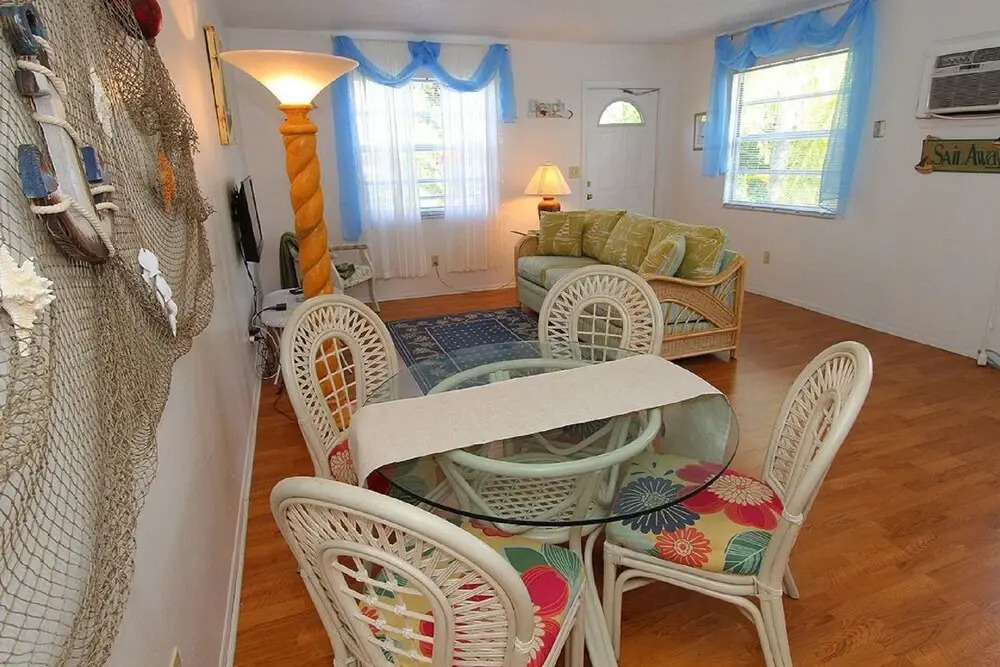 Iguana Mama's Beach House
