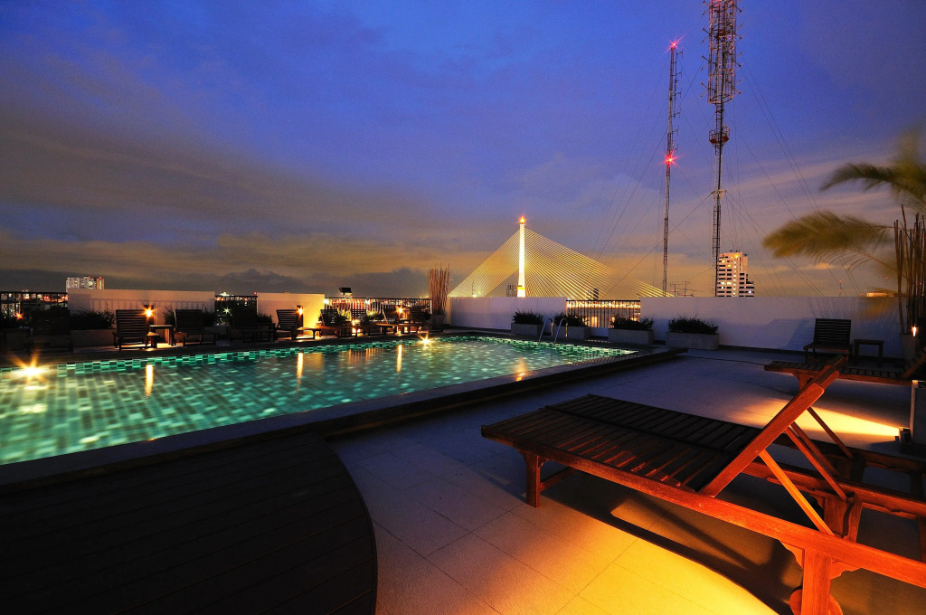 The StandardX, Bangkok Phra Arthit