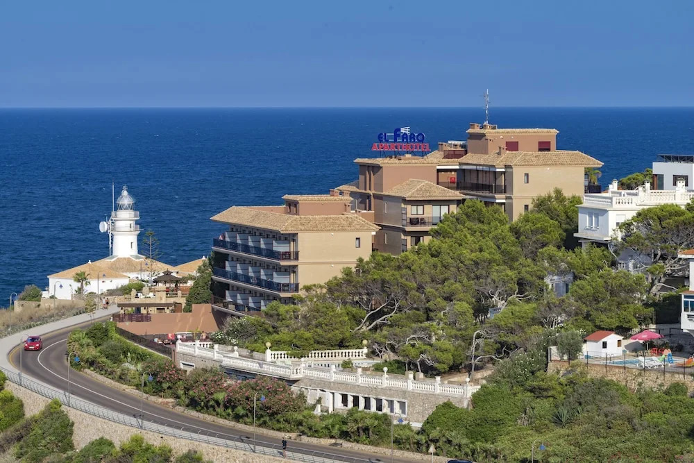 Aparthotel El Faro