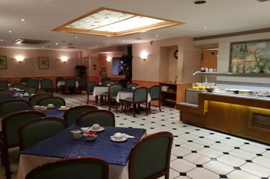 Norfolk Plaza Hotel