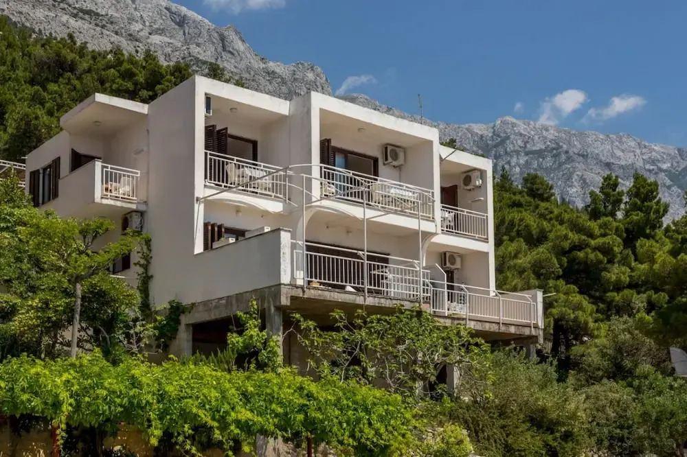 Vedra- Free Parking and Close to the Beach - D4