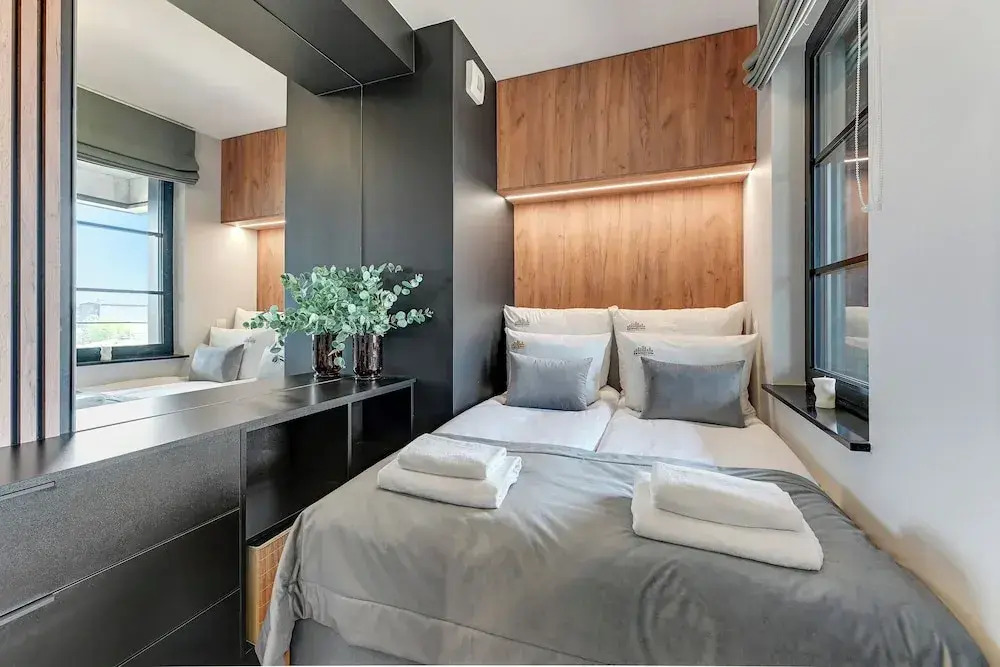 DOKI Living & Foodhall by Downtown Apartments