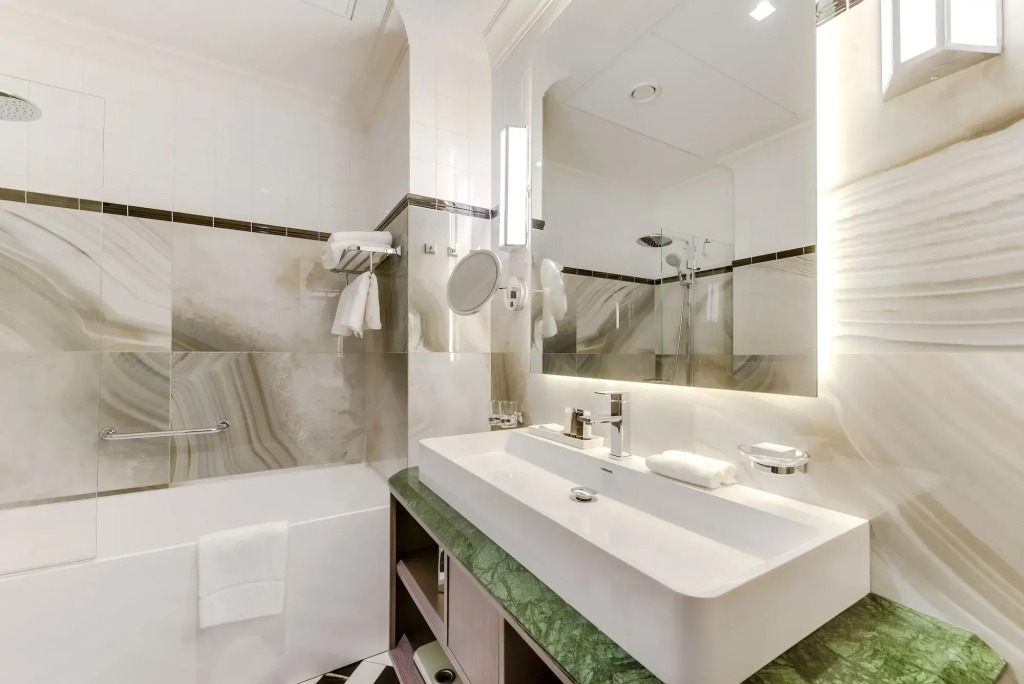 Отель Grand Poet Hotel by Semarah