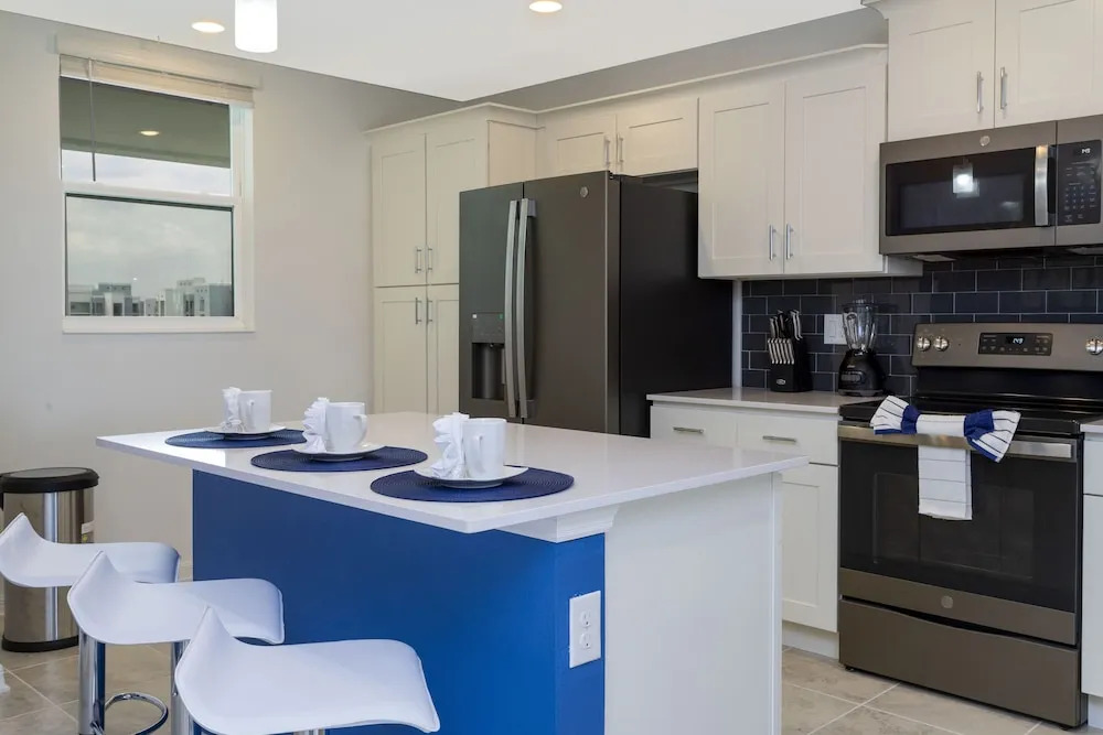 Stunning 2 Bd Condo Close to Disney 304 3191